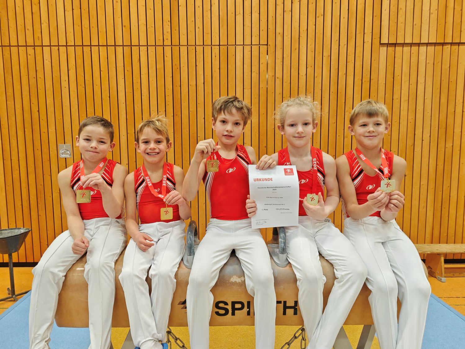 Die AK8 Mannschaft: Bennet, Julian, Hannes, Jonathan und Louis